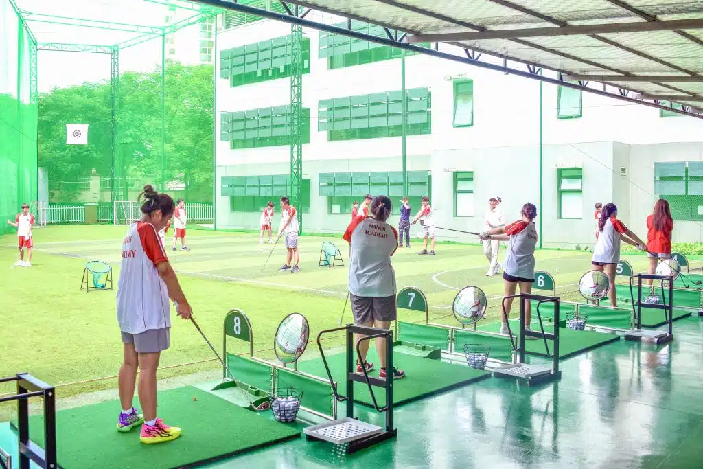 Tuyển sinh lớp 10 năm 2024: Cơ hội cho học sinh lựa chọn chương trình song ngữ 12 CRN 7827 copy