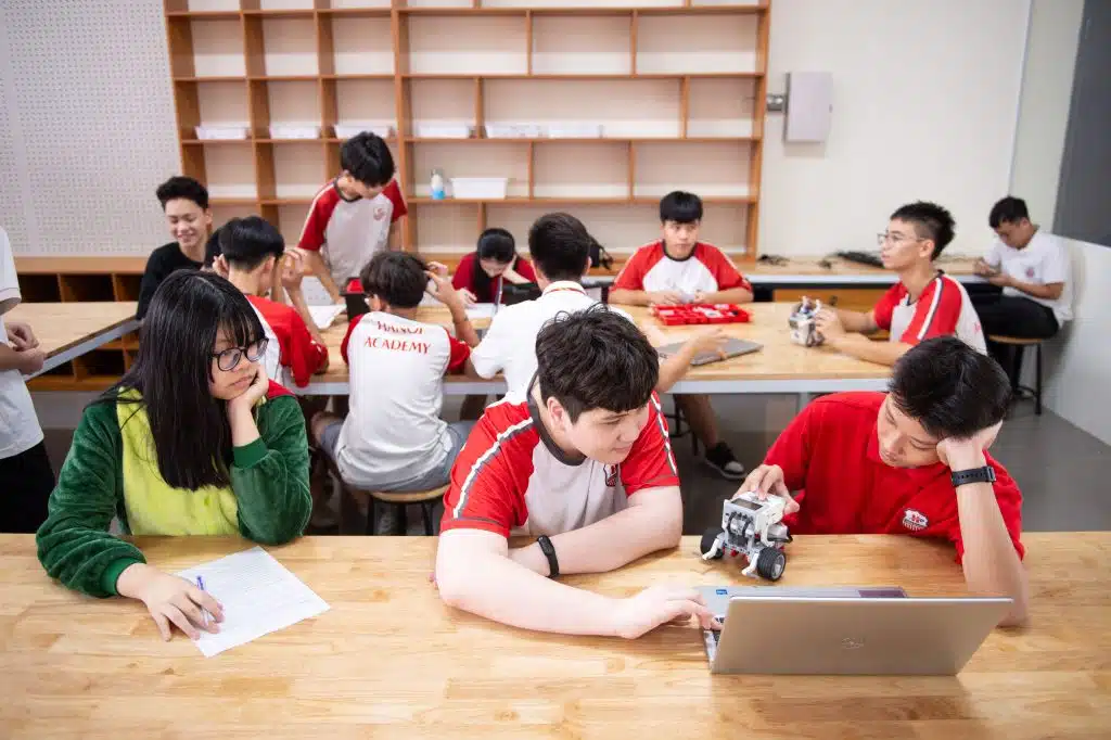 Đưa AI vào quản lí, dạy học: Sử dụng có mục đích và có trách nhiệm 7 CRN 2164