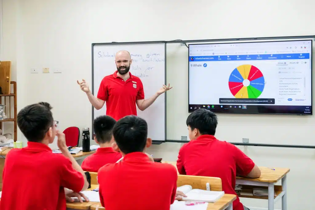 Tuyển sinh lớp 10 năm 2024: Cơ hội cho học sinh lựa chọn chương trình song ngữ 10 CRN 4958