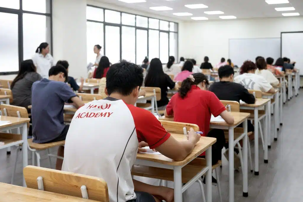 Tuyển sinh lớp 10 năm 2024: Cơ hội cho học sinh lựa chọn chương trình song ngữ 8 CRN 5615 1