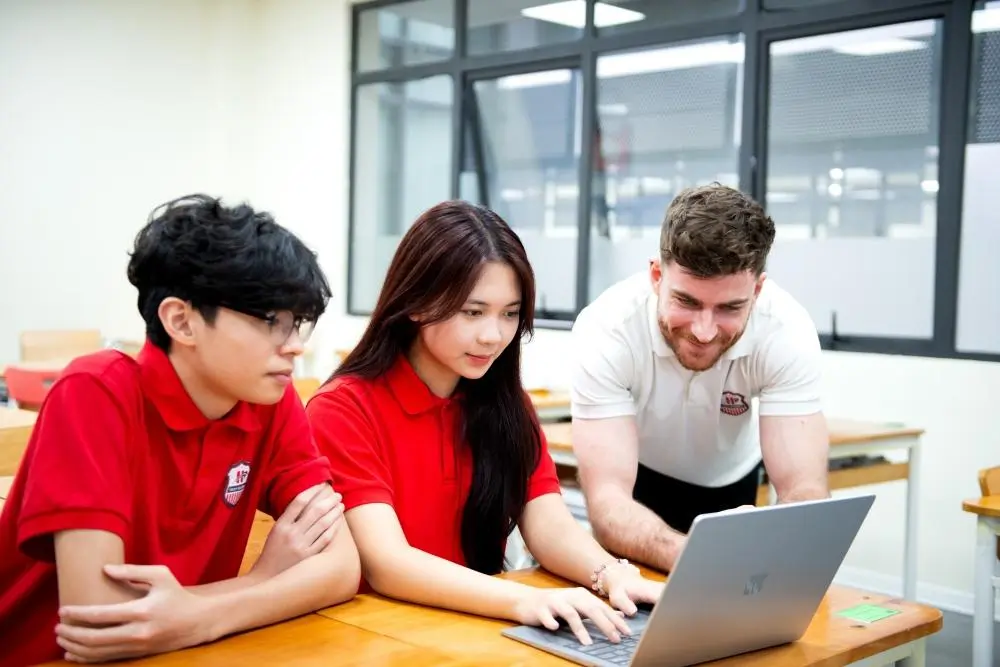 Tổng Hiệu trưởng Hanoi Academy: “Cần đổi mới phương pháp giảng dạy khuyến khích học sinh tự học, tự nghiên cứu” 6 66b33e2674c78