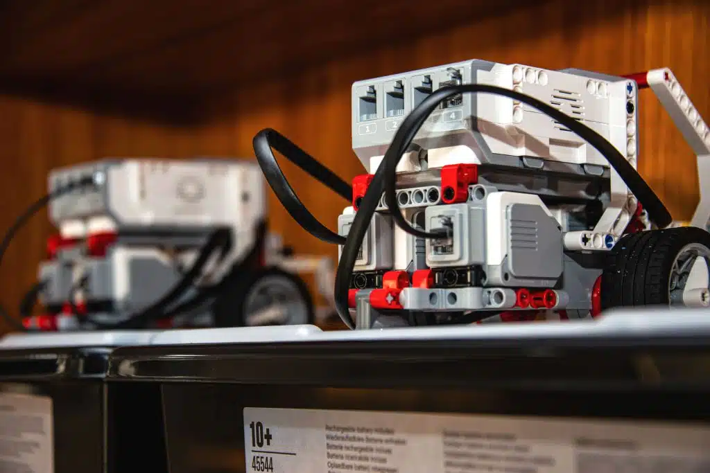 Xưởng sáng chế Makerspace: Điểm kết nối khoa học, công nghệ và thiết kế, sáng tạo 8 CRN 0283 Enhanced NR