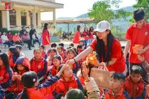 Chương trình thiện nguyện "Lì xì hạnh phúc" - Lan tỏa yêu thương từ Hanoi Academy 14 CRN 5488