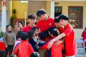 Chương trình thiện nguyện "Lì xì hạnh phúc" - Lan tỏa yêu thương từ Hanoi Academy 17 CRN 5612
