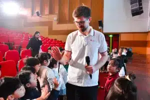 Hành trình kết nối từ những trang sách: Sự kiện Ngày Quốc tế Sách thiếu nhi tại Hanoi Academy 15 CRN 2224