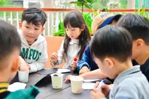 Hành trình kết nối từ những trang sách: Sự kiện Ngày Quốc tế Sách thiếu nhi tại Hanoi Academy 21 CRN 2249