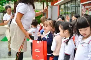 Hành trình kết nối từ những trang sách: Sự kiện Ngày Quốc tế Sách thiếu nhi tại Hanoi Academy 23 CRN 2429
