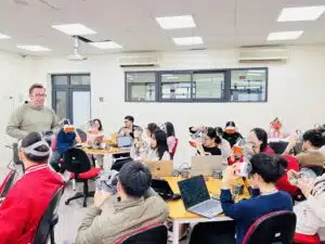 Tập huấn ứng dụng công nghệ thực tế ảo trong giảng dạy tại Hanoi Academy 11 IMG 7792