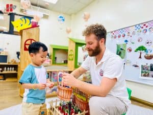 Tiết học tiếng Anh tại Hanoi Academy: Học qua trải nghiệm để trẻ tự tin khám phá thế giới 9 706874125 1445789657590487 1875329995265199448 n