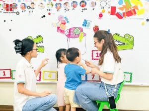 Tiết học tiếng Anh tại Hanoi Academy: Học qua trải nghiệm để trẻ tự tin khám phá thế giới 14 706966040 1445789847590468 655712743059877215 n