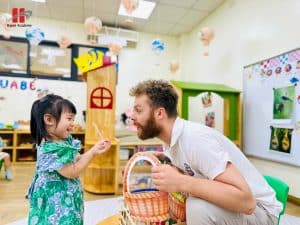 Tiết học tiếng Anh tại Hanoi Academy: Học qua trải nghiệm để trẻ tự tin khám phá thế giới 12 708854353 1445789754257144 8570106513401672823 n