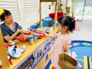Learning Through Experience: Bé trải nghiệm vai trò người mua hàng, học kỹ năng sống qua thực hành 16 723187196 1729637959167298 1645166644939440367 n