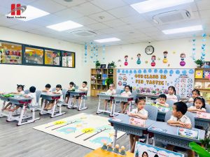 Tiền Tiểu học: Bước đệm vững vàng để trẻ tự tin vào Lớp 1 10 790945772 28485448797758816 9180809896229906204 n