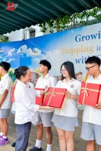 Hanoi Academy gửi tặng món quà ý nghĩa đến học sinh Khối 12 13 841774253 1078929624951580 6364393872579158138 n