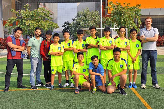 Giao huu bong da HA vs SIS 01 Giao hữu bóng đá giữa Hanoi Academy vs SIS