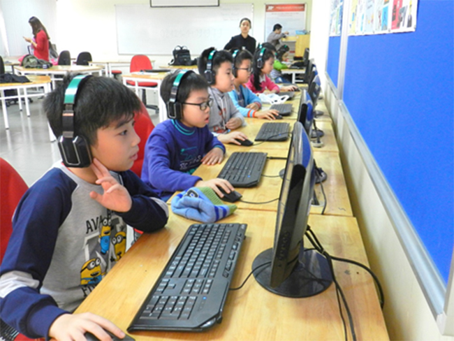 Thi IOE cap truong 13 Học sinh trường Tiểu học Hanoi Academy quyết tâm đạt điểm cao trong kì thi Olympic Tiếng Anh trên Internet cấp trường năm học 2016-2017