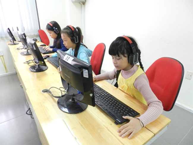 Thi IOE cap truong 15 Học sinh trường Tiểu học Hanoi Academy quyết tâm đạt điểm cao trong kì thi Olympic Tiếng Anh trên Internet cấp trường năm học 2016-2017