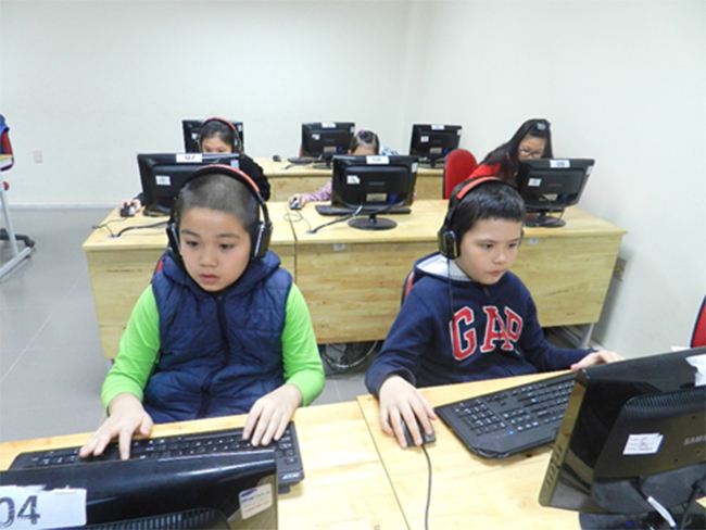 Thi IOE cap truong 2 Học sinh trường Tiểu học Hanoi Academy quyết tâm đạt điểm cao trong kì thi Olympic Tiếng Anh trên Internet cấp trường năm học 2016-2017