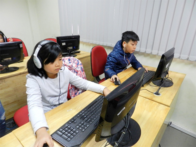 Thi IOE cap truong 5 Học sinh trường Tiểu học Hanoi Academy quyết tâm đạt điểm cao trong kì thi Olympic Tiếng Anh trên Internet cấp trường năm học 2016-2017