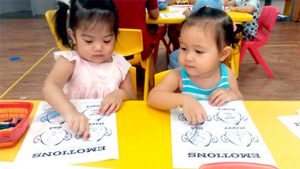 hoc-nang-khieu-cho-tre-5-tuoi Giáo dục kỹ năng sống cho trẻ 2 tuổi từ sớm