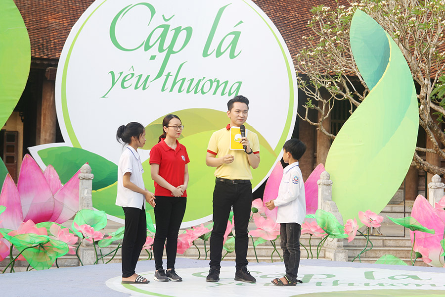 Hanoi Academy đồng hành cùng chương trình &#8220;Cặp lá yêu thương&#8221; trong chuyến đi từ thiện tại Nghệ An
