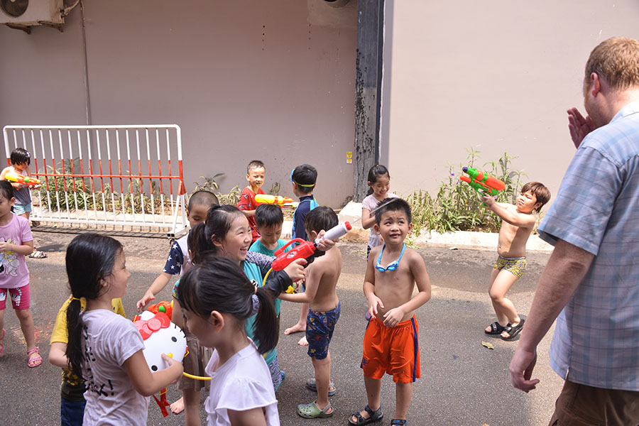 Lễ hội té nước &#8211; lễ hội độc đáo của trường Tiểu học Hanoi Academy