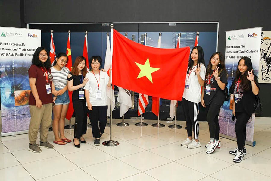 Chúc mừng học sinh Hoàng Diệu Trang đạt giải Nhì chung kết cuộc thi FEDEX EXPRESS/ JA ITC ASIA PACIFIC FINALS