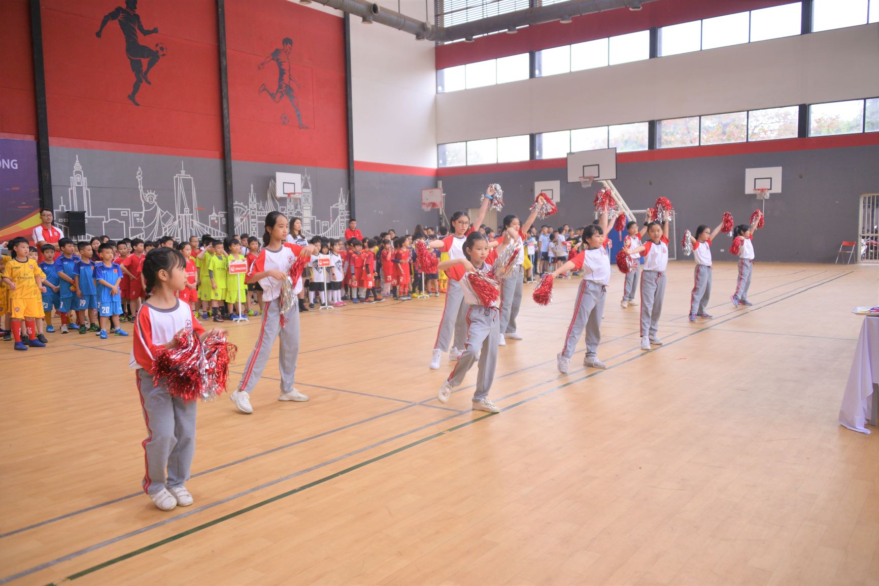 Rèn luyện sức khỏe với giờ học thể dục tại Hanoi Academy