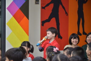 Múa rối bóng – Những buổi biểu diễn nghệ thuật của các cô giáo trường MN Hanoi Academy.