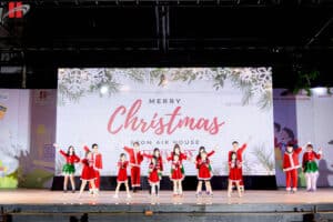 Color of Christmas: Mùa Giáng sinh ấm áp tại Hanoi Academy 18 CNT 5279