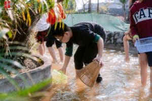Học tập trải nghiệm giữa thiên nhiên: Hành trình trưởng thành của Acers THCS tại Làng Mô 25 613510134 1326964162806371 3564100784770927122 n