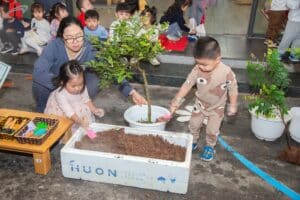 Tết trồng cây: Khai xuân rực rỡ tại Mầm non Hanoi Academy 15 640200372 1614793640651731 3421764432554735300 n