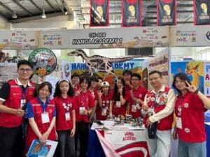 Robotacon FFL 2026: Hanoi Academy tiếp tục đại diện Việt Nam trên đấu trường Quốc tế 13 660056763 1395121539323966 7692006260715767552 n