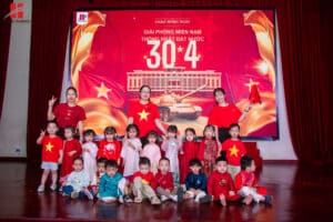 Ngày hội Âm nhạc Sáng tạo “Tự hào Việt Nam” tại Hanoi Academy: Gieo mầm cảm xúc từ những giai điệu đầu đời 12 679726767 1671938101603951 6401192374194670171 n