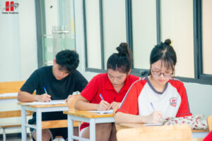 Vòng 2 Học bổng "Nuôi dưỡng tài năng": Tỏa sáng bản lĩnh, chinh phục tri thức 12 CRN 5153 1